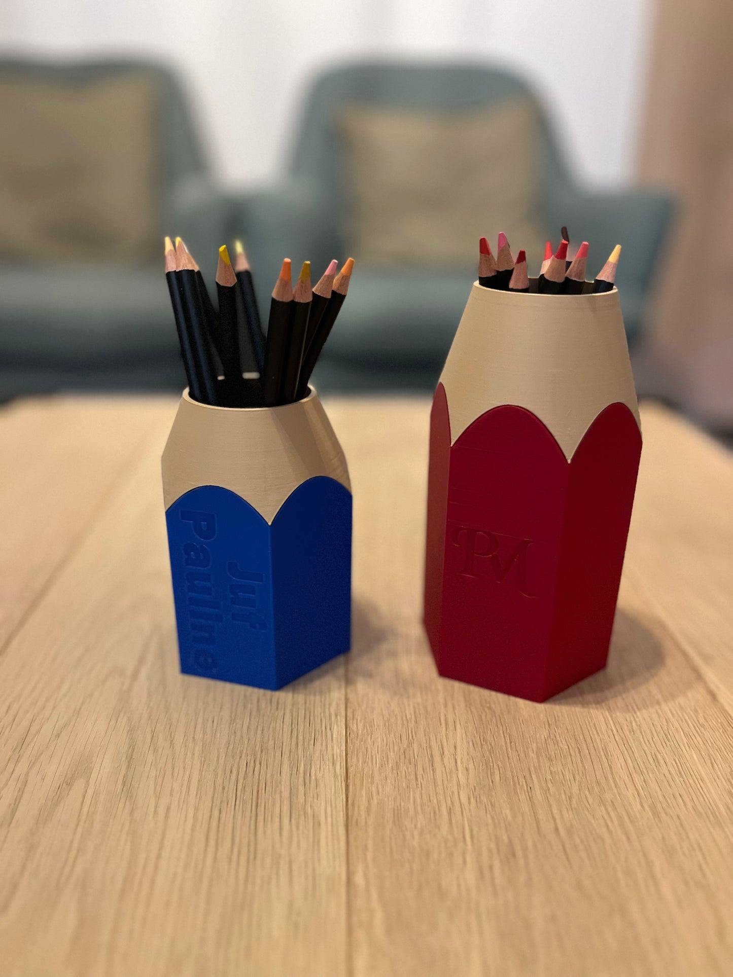 Potloodhouder met je eigen naam en (klas)logo