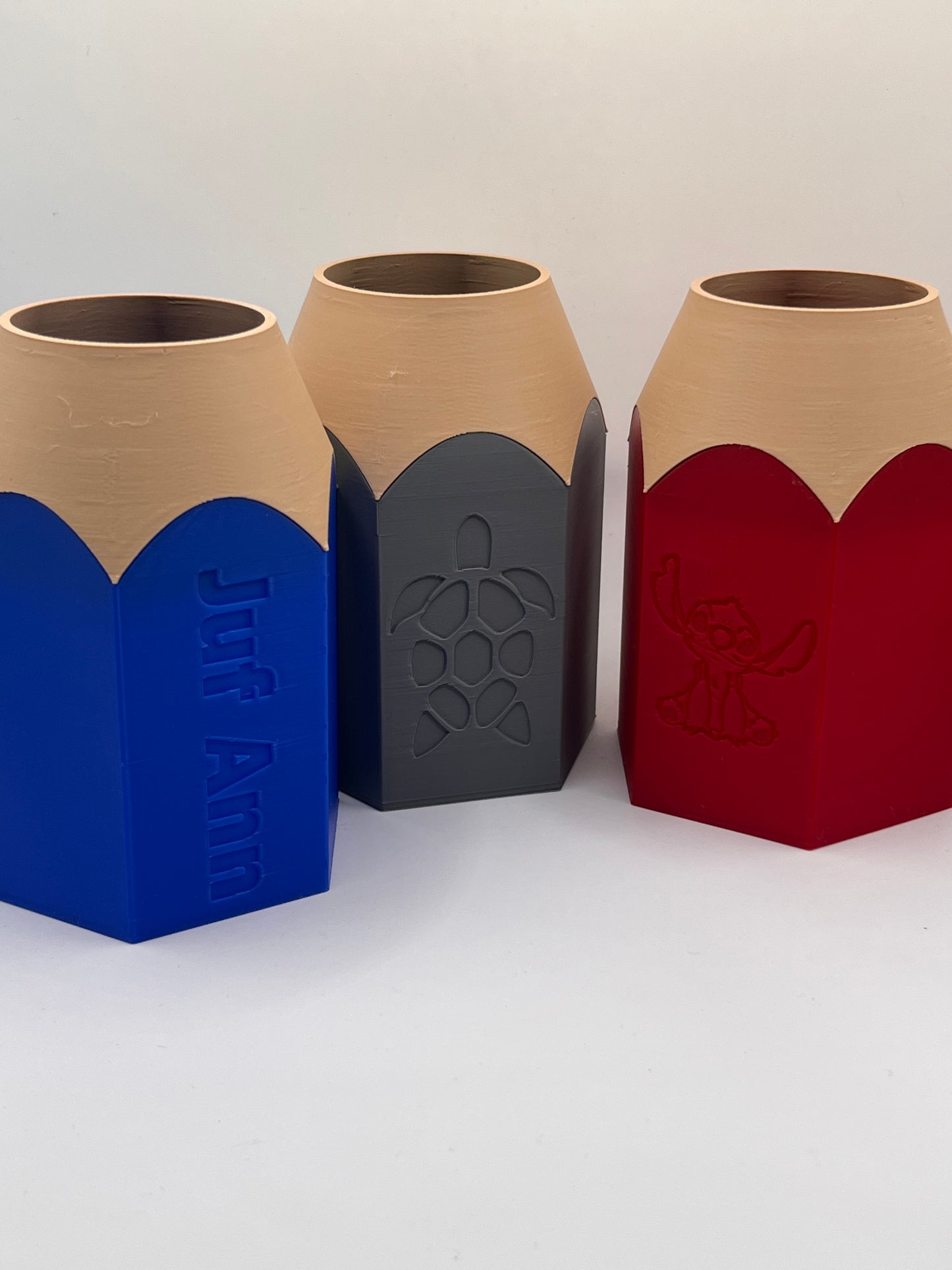 Potloodhouder met je eigen naam en (klas)logo