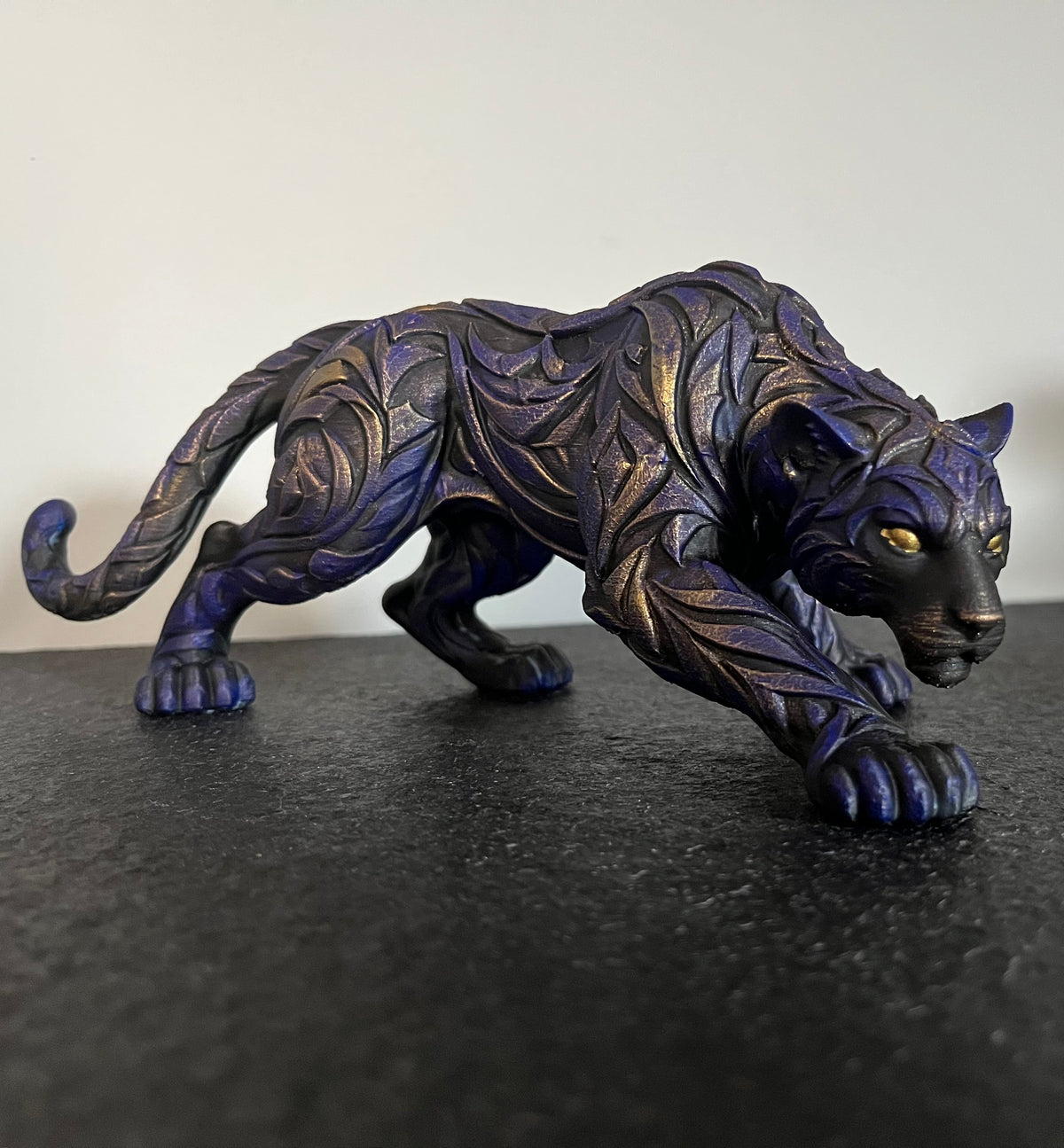 Handgeschilderde Panther – Uniek decoratiestuk in bronslook