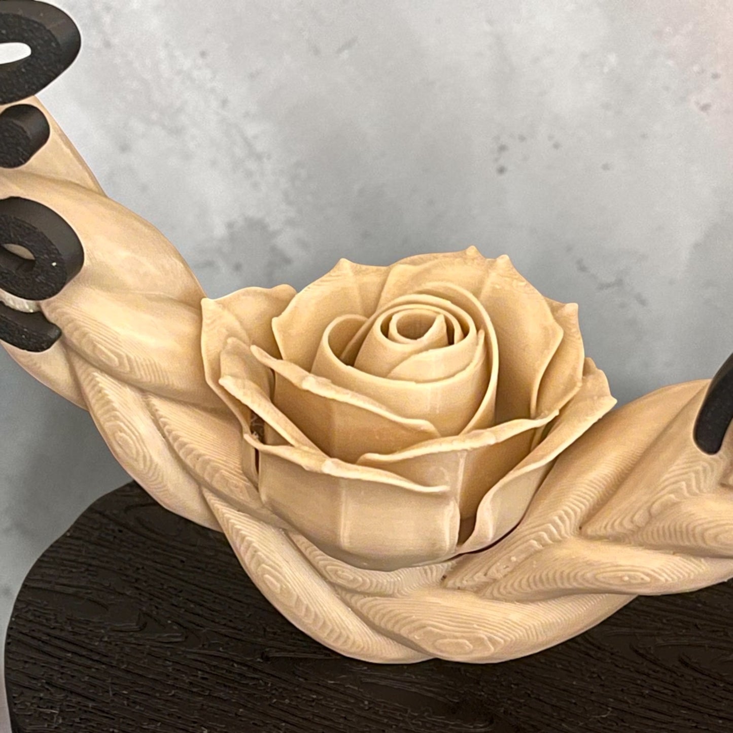 Gepersonaliseerd Hart van Verbondenheid met Roos – Uniek 3D-geprint Decoratiestuk